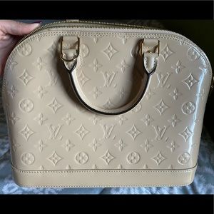 BEAUTIFUL Louis Vuitton Beige Alma Handbag